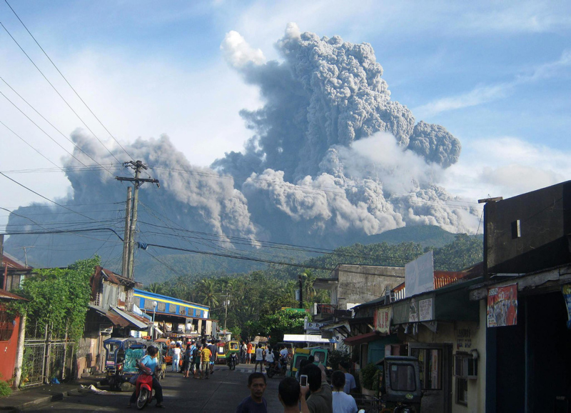 Philippine Volcano Spews Ash And Steam Alarms Villagers Geology Science Info 5202